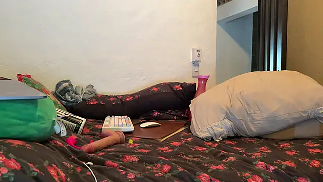 xhellsbells666x online show from 13, 11, 2025