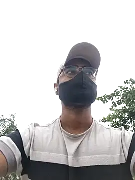 Snapshot of YoursThickDick chatting on 28, 10, 2025 YoursThickDick online show from 28, 10, 2025