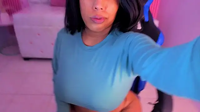 ambar fox s online show from 10, 4, 2026