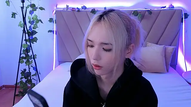 Snapshot of okerriella chatting on 14, 5, 2026 okerriella online show from 14, 5, 2026