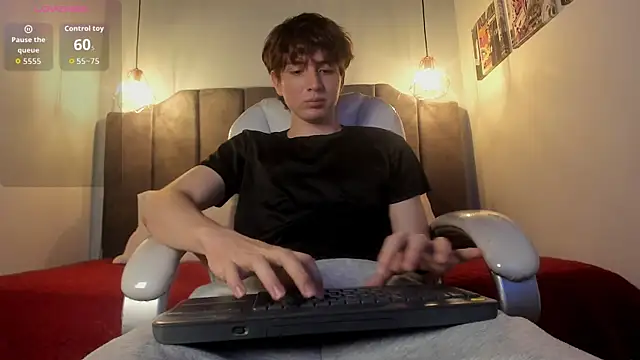 Snapshot of Oscar_and_dani chatting on 11, 10, 2025 Oscar and dani online show from 11, 10, 2025