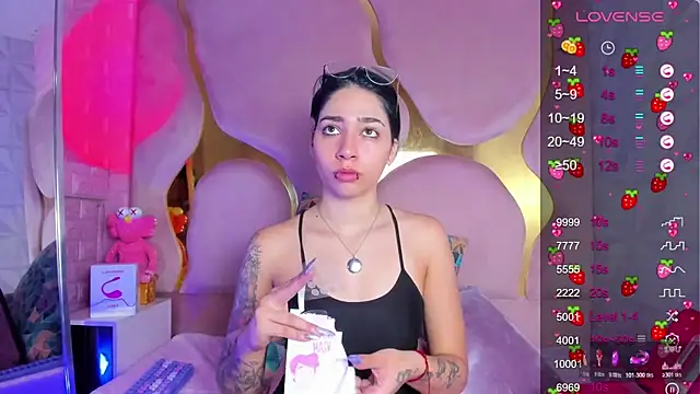 Niina Sissy online show from 27, 2, 2026