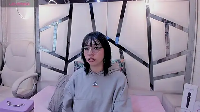 Niina Sissy online show from 8, 3, 2026