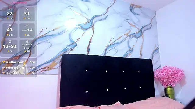 Snapshot of RoxanaBorns_ chatting on 13, 5, 2026 RoxanaBorns online show from 13, 5, 2026
