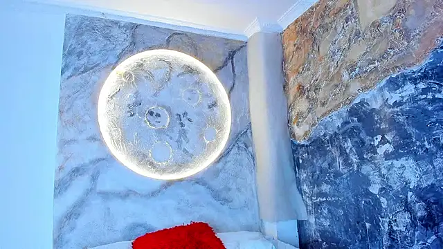 Snapshot of RoxanaBorns_ chatting on 28, 10, 2025 RoxanaBorns online show from 28, 10, 2025