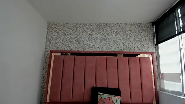 Hanna Lee   online show from 9, 10, 2025