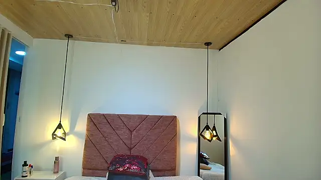 Hanna Lee   online show from 14, 2, 2026