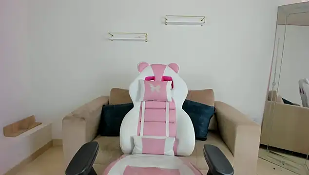 april smiith online show from 15, 1, 2026