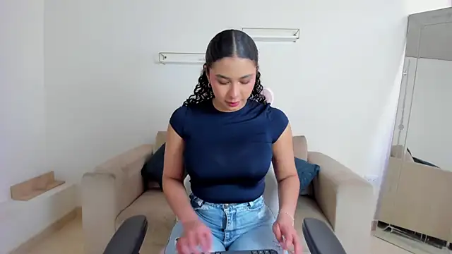 april smiith online show from 5, 12, 2025