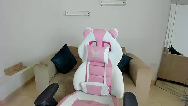 april smiith online show from 12, 1, 2026