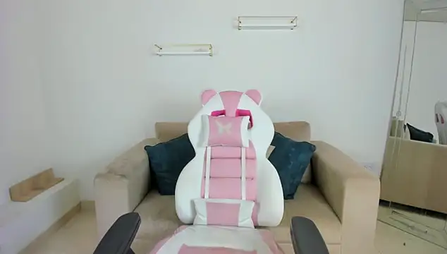 april smiith online show from 16, 1, 2026