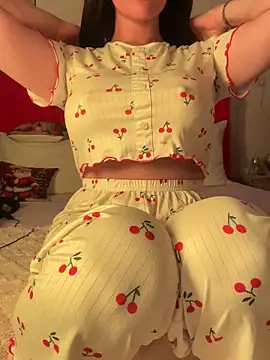 Snapshot of OnlyRima chatting on 4, 12, 2025 OnlyRima online show from 4, 12, 2025