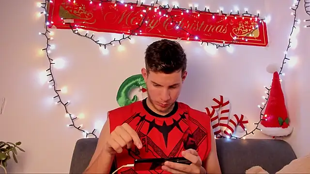 Snapshot of lara_and_danny chatting on 15, 11, 2025 lara and danny online show from 15, 11, 2025