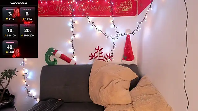 Snapshot of lara_and_danny chatting on 29, 11, 2025 lara and danny online show from 29, 11, 2025