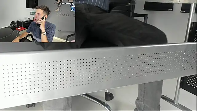 Snapshot of lara_and_danny chatting on 9, 10, 2025 lara and danny online show from 9, 10, 2025