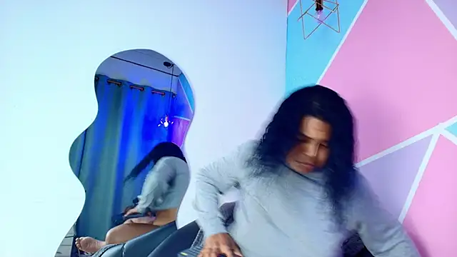 naomi campbel  online show from 5, 11, 2025