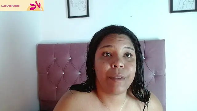 naomi campbel  online show from 12, 4, 2026