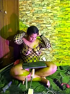 naomi campbel  online show from 23, 5, 2026