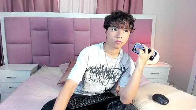 Snapshot of Honeymoon_sariel chatting on 15, 5, 2026 Honeymoon sariel online show from 15, 5, 2026