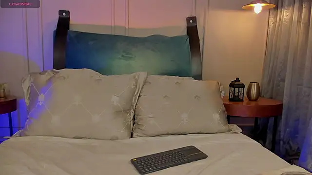 Snapshot of NaishaFord_1 chatting on 18, 10, 2025 NaishaFord 1 online show from 18, 10, 2025