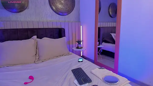 Snapshot of NaishaFord_1 chatting on 8, 11, 2025 NaishaFord 1 online show from 8, 11, 2025