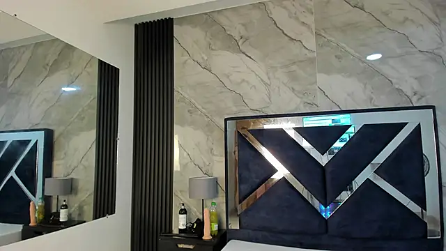 Megan Sweetas online show from 6, 11, 2025