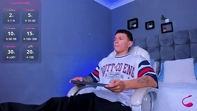 Thomas moon online show from 11, 11, 2025