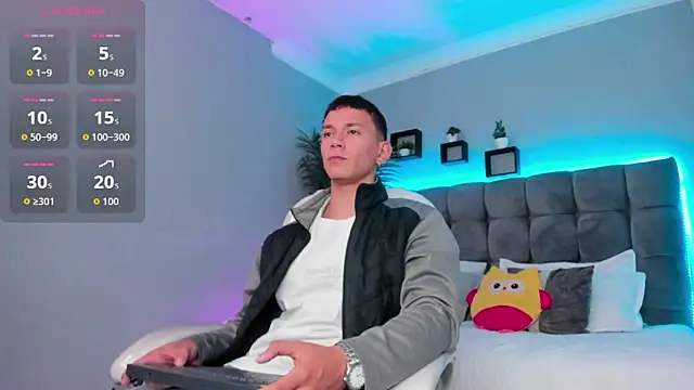 Snapshot of Thomas_moon chatting on 10, 6, 2026 Thomas moon online show from 10, 6, 2026