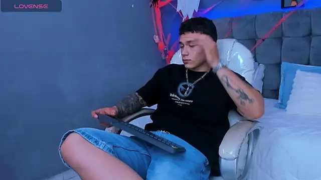 Thomas moon online show from 3, 11, 2025