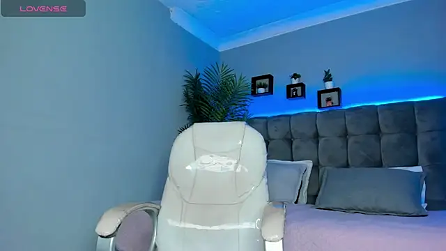 Thomas moon online show from 15, 4, 2026