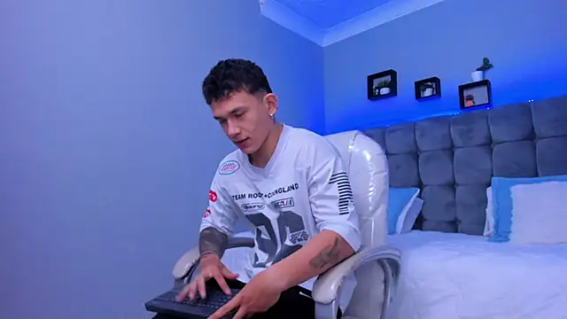 Thomas moon online show from 26, 11, 2025