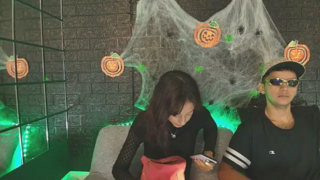 Snapshot of HellAndDante_ chatting on 21, 10, 2025 HellAndDante online show from 21, 10, 2025