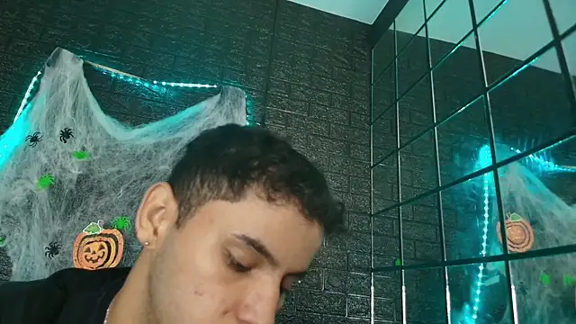 Snapshot of HellAndDante_ chatting on 27, 10, 2025 HellAndDante online show from 27, 10, 2025