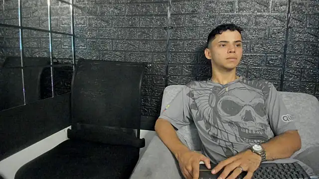 Snapshot of HellAndDante_ chatting on 8, 11, 2025 HellAndDante online show from 8, 11, 2025