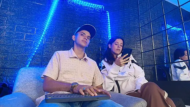 Snapshot of HellAndDante_ chatting on 13, 11, 2025 HellAndDante online show from 13, 11, 2025