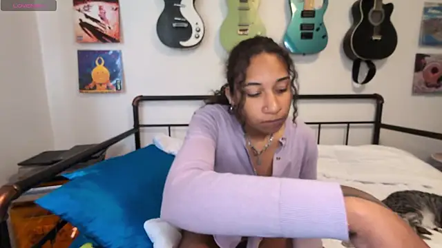 onlystrings online show from 7, 4, 2026