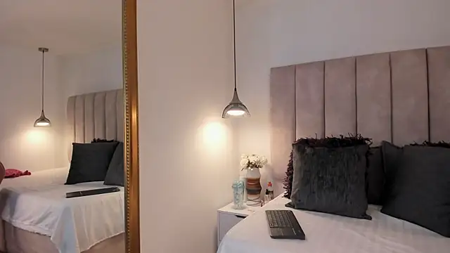 arianaa miller  online show from 16, 11, 2025