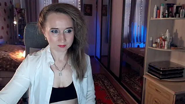 ClassyInna online show from 8, 10, 2025