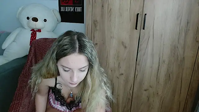 ScarlettSmithX online show from 12, 9, 2025