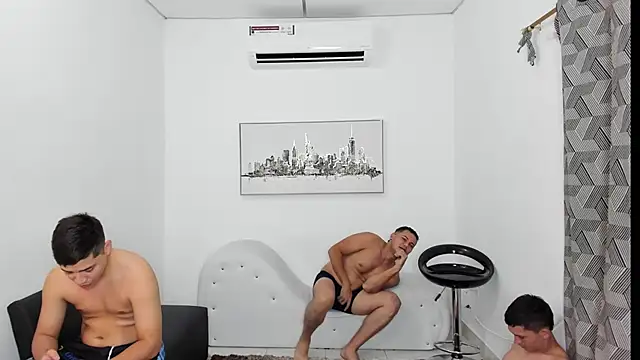 Snapshot of YouBratty2 chatting on 9, 10, 2025 YouBratty2 online show from 9, 10, 2025