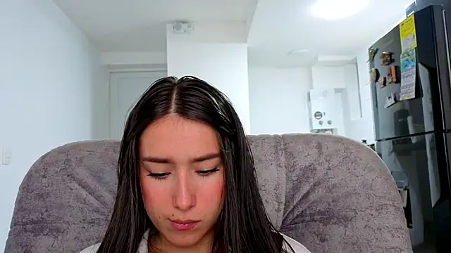 Snapshot of Adhara_Kitten chatting on 29, 4, 2026 Adhara Kitten online show from 29, 4, 2026