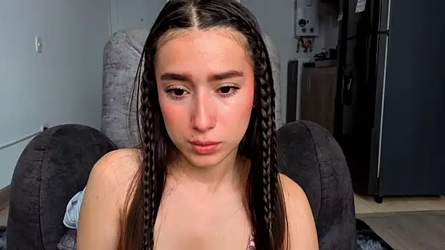 Snapshot of Adhara_Kitten chatting on 19, 5, 2026 Adhara Kitten online show from 19, 5, 2026