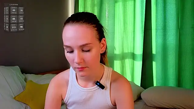 QueenieHathaway online show from 23, 9, 2025