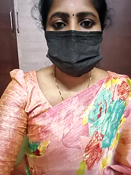 Snapshot of vasundhara26 chatting on 4, 10, 2025 vasundhara26 online show from 4, 10, 2025