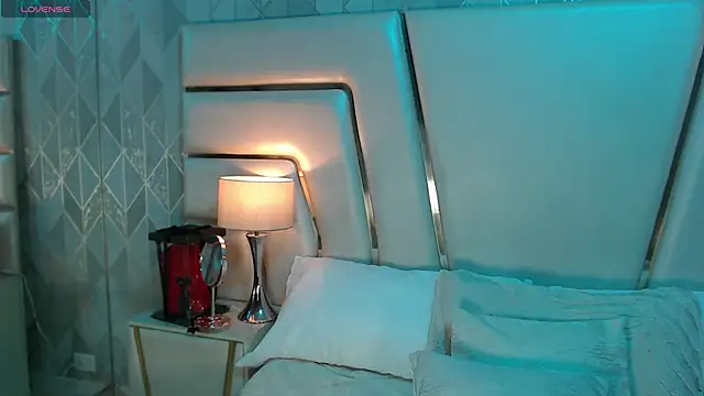 Sofia Stanley online show from 10, 11, 2025