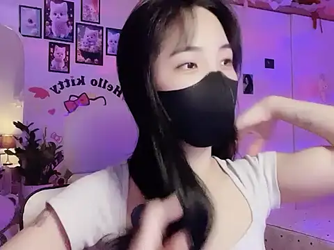 Snapshot of keelinnn19 chatting on 10, 10, 2025 keelinnn19 online show from 10, 10, 2025