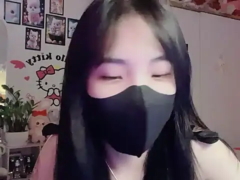 Snapshot of keelinnn19 chatting on 8, 11, 2025 keelinnn19 online show from 8, 11, 2025