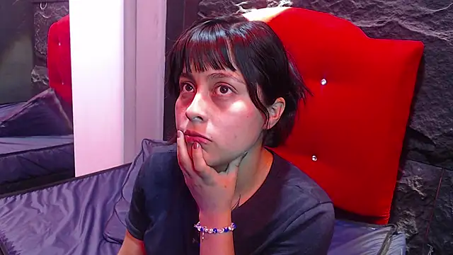 sophiaa 7 online show from 9, 3, 2026