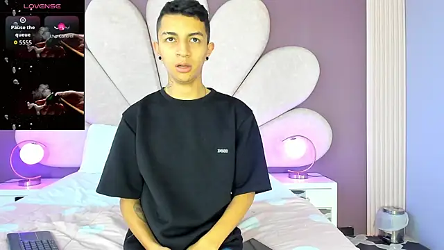 NickandAbby  online show from 14, 11, 2025