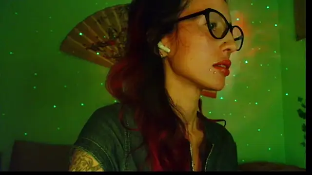 Snapshot of KiotoShine chatting on 15, 11, 2025 KiotoShine online show from 15, 11, 2025